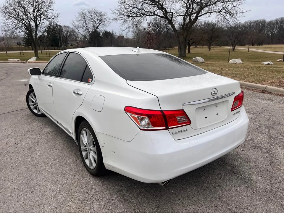 2010 Lexus ES 5th Gen - Image 4 of 9