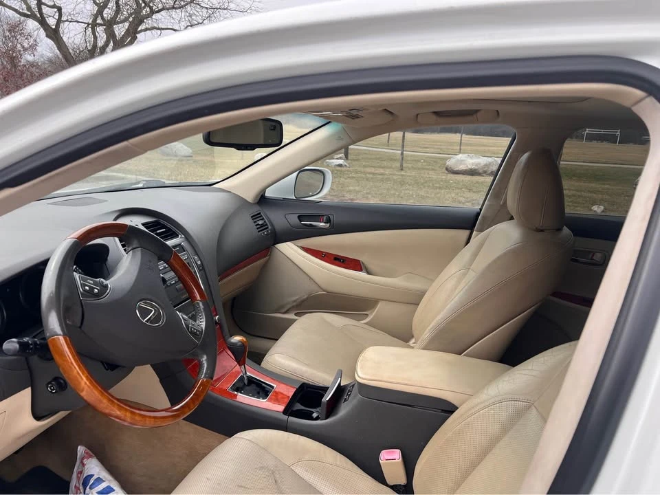 2010 Lexus ES 5th Gen - Image 9 of 9