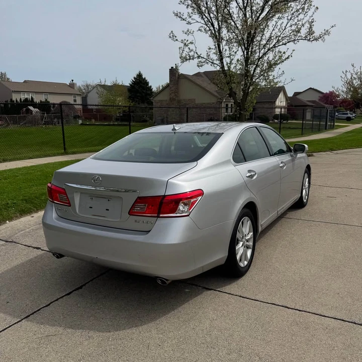 2010 Lexus ES 5th Gen - Image 4 of 19