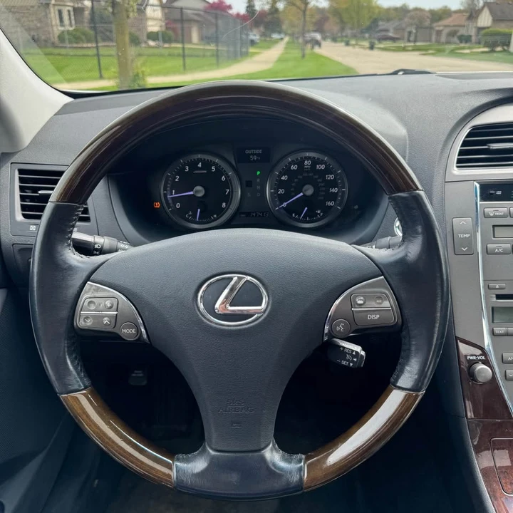 2010 Lexus ES 5th Gen - Image 5 of 19