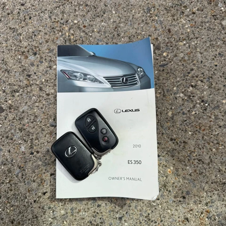 2010 Lexus ES 5th Gen - Image 18 of 19