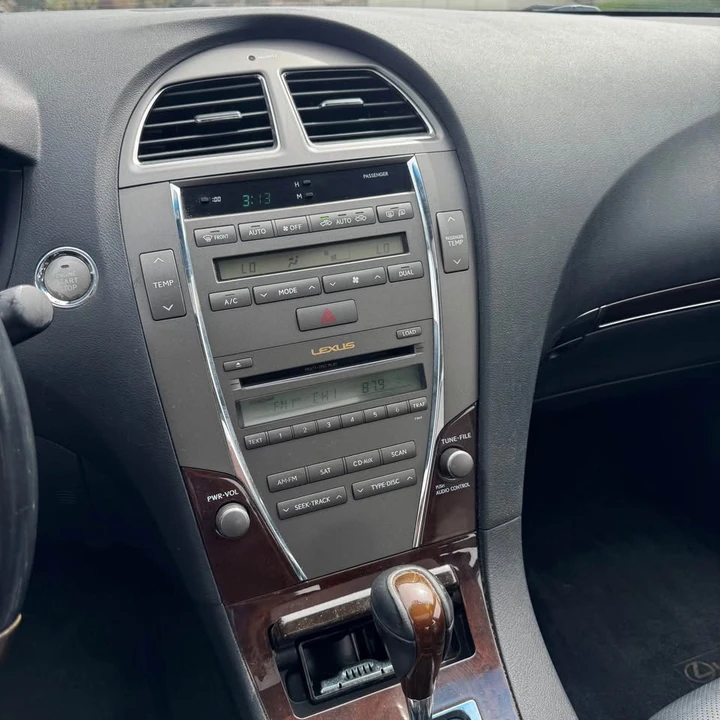 2010 Lexus ES 5th Gen - Image 8 of 19