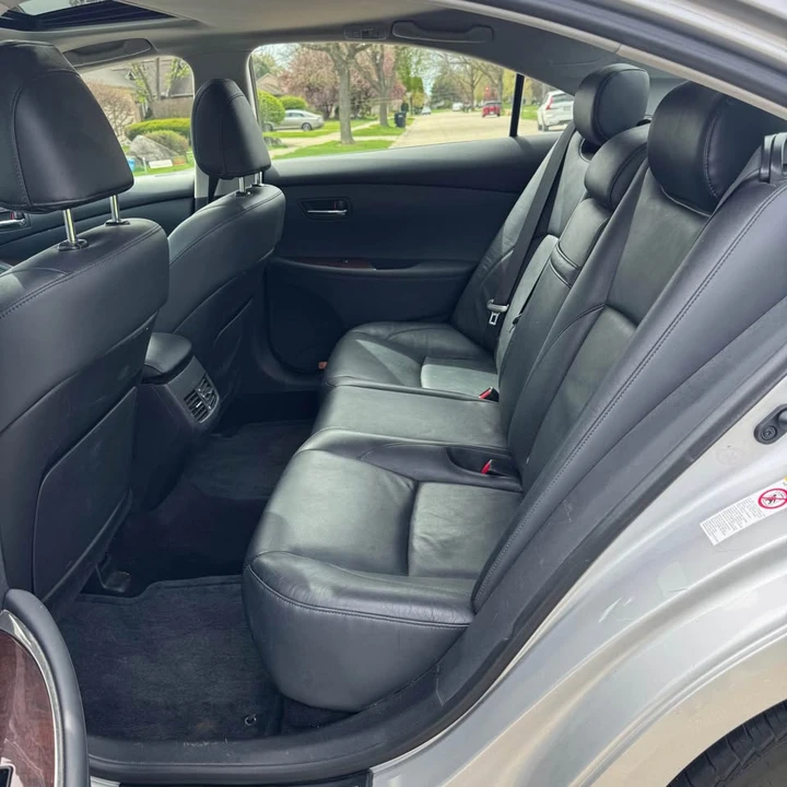 2010 Lexus ES 5th Gen - Image 12 of 19
