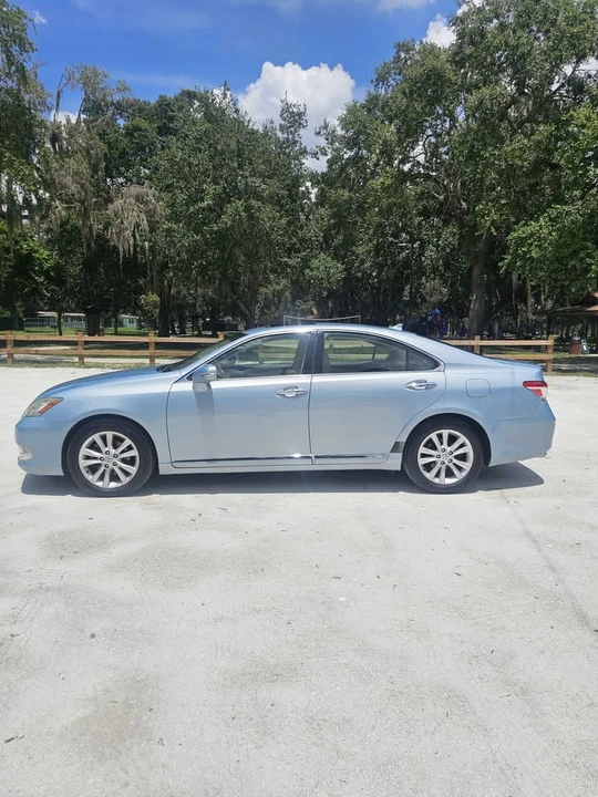 2010 Lexus ES 4th Gen - Image 5 of 12