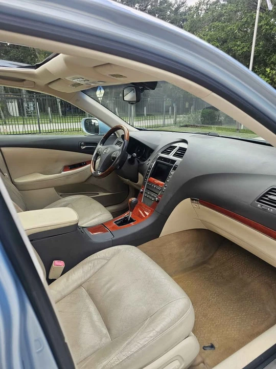 2010 Lexus ES 4th Gen - Image 10 of 12