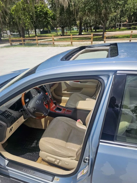 2010 Lexus ES 4th Gen - Image 8 of 12