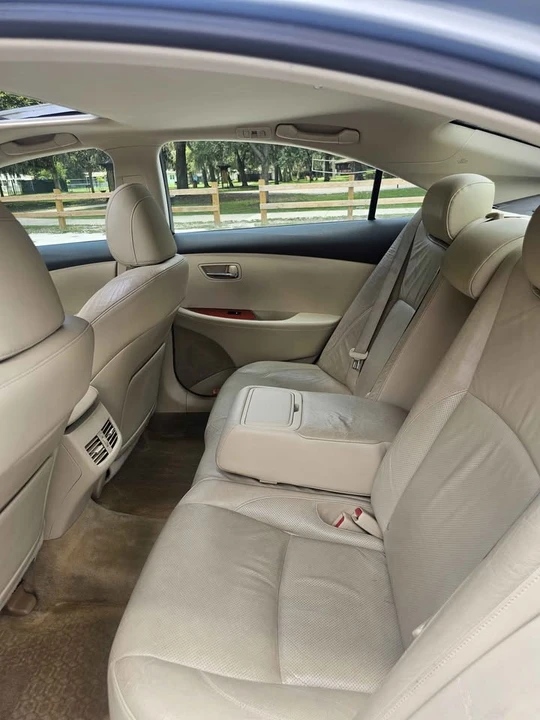 2010 Lexus ES 4th Gen - Image 11 of 12
