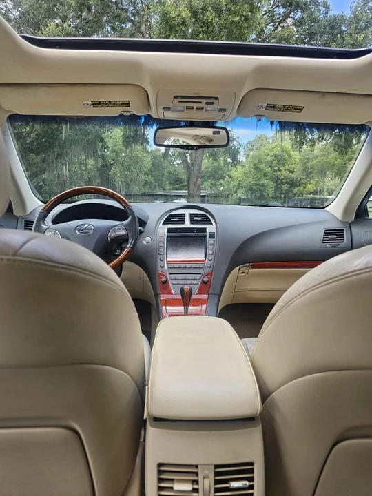 2010 Lexus ES 4th Gen - Image 9 of 12