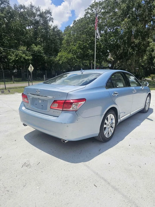 2010 Lexus ES 4th Gen - Image 3 of 12