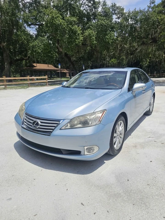 2010 Lexus ES 4th Gen - Image 4 of 12