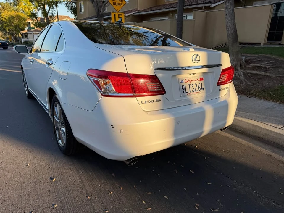 2010 Lexus ES 5th Gen - Image 6 of 14
