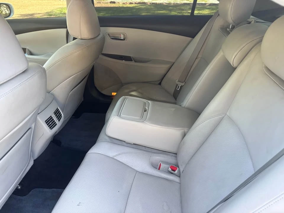 2010 Lexus ES 5th Gen - Image 13 of 19