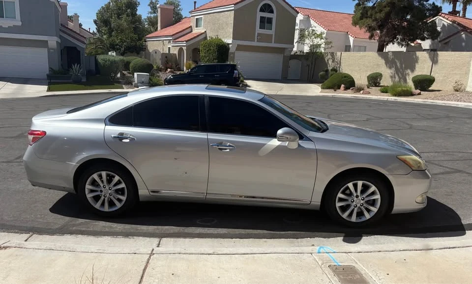2010 Lexus ES 5th Gen - Image 7 of 19
