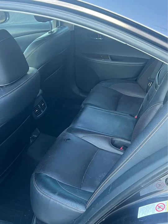 2010 Lexus ES 5th Gen - Image 11 of 20