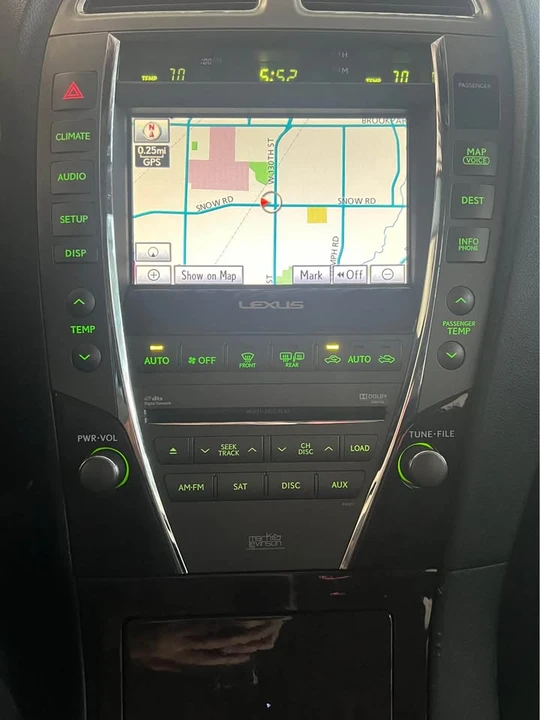 2010 Lexus ES 5th Gen - Image 17 of 20
