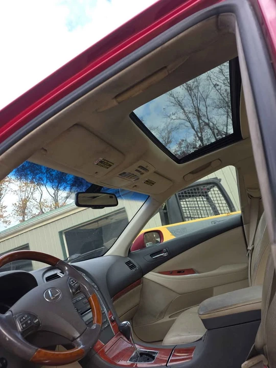 2010 Lexus ES 4th Gen - Image 4 of 4