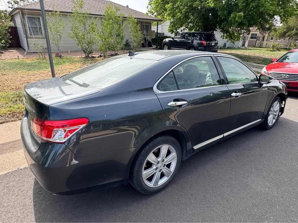 2010 Lexus ES 5th Gen - Image 5 of 7