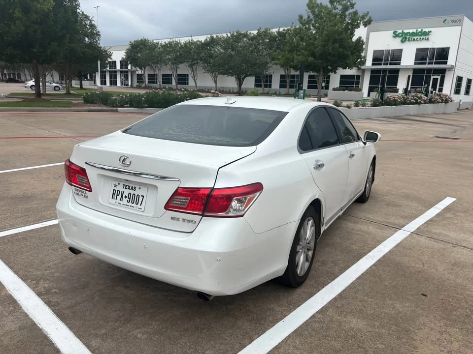 2010 Lexus ES 5th Gen - Image 3 of 5