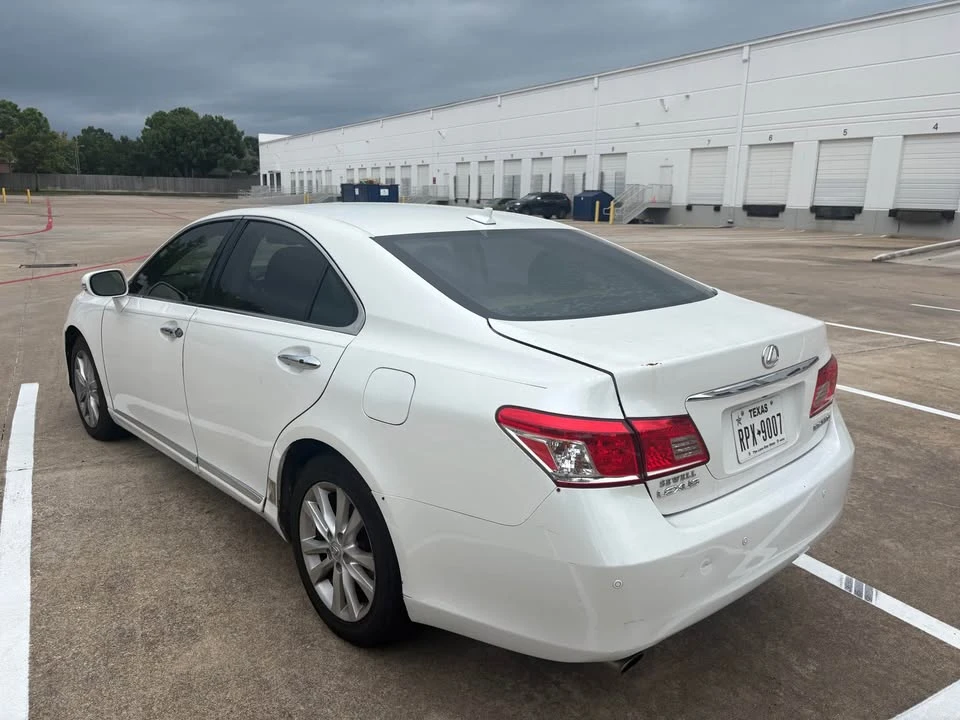 2010 Lexus ES 5th Gen - Image 4 of 5