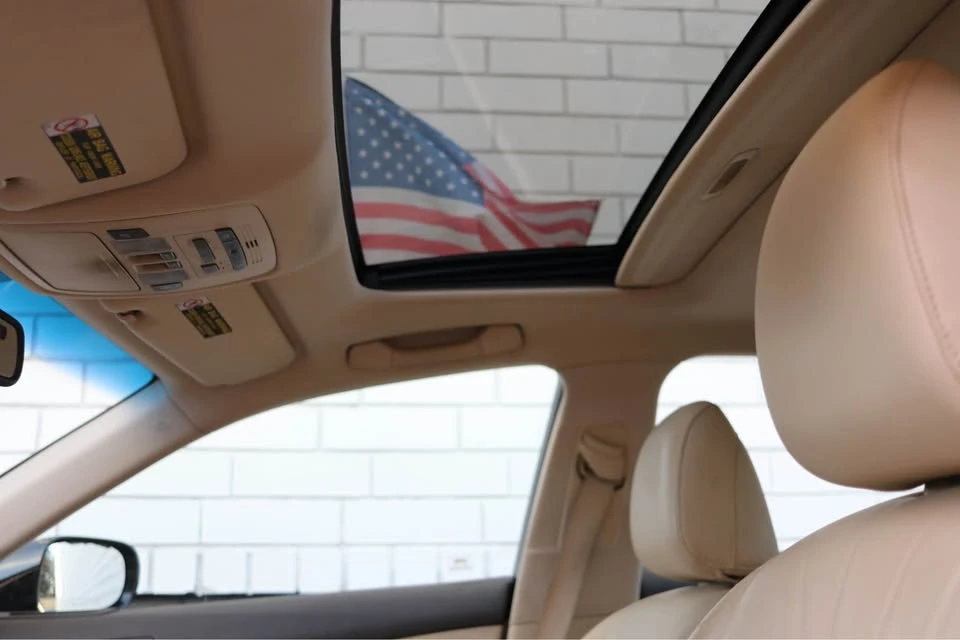2010 Lexus ES 4th Gen - Image 7 of 13