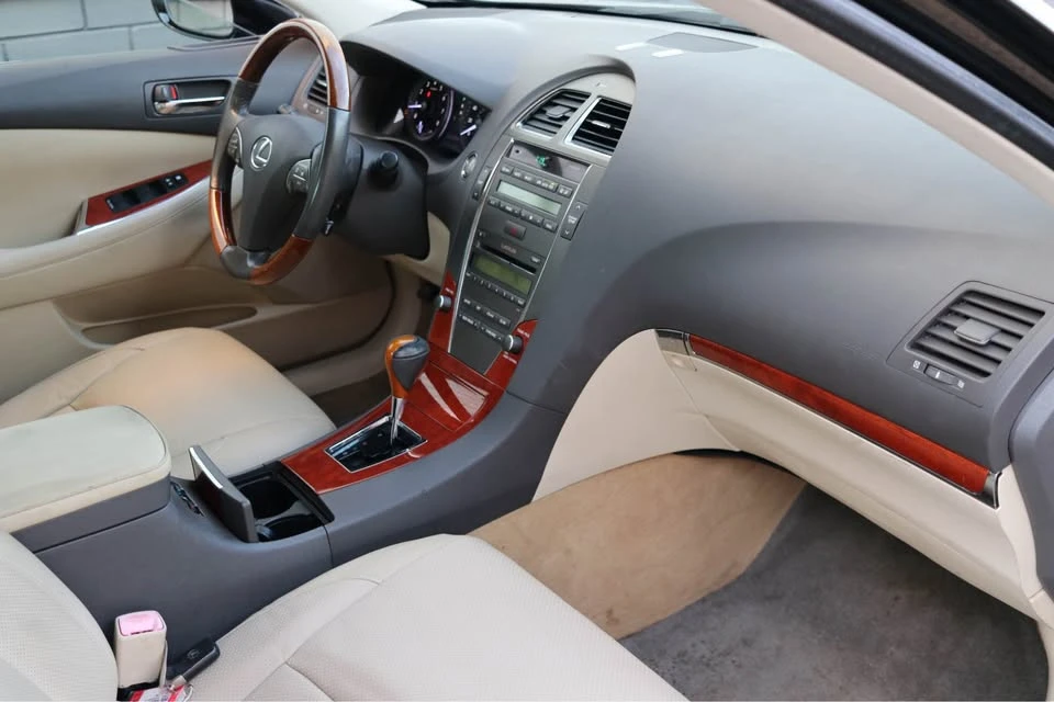 2010 Lexus ES 4th Gen - Image 10 of 13