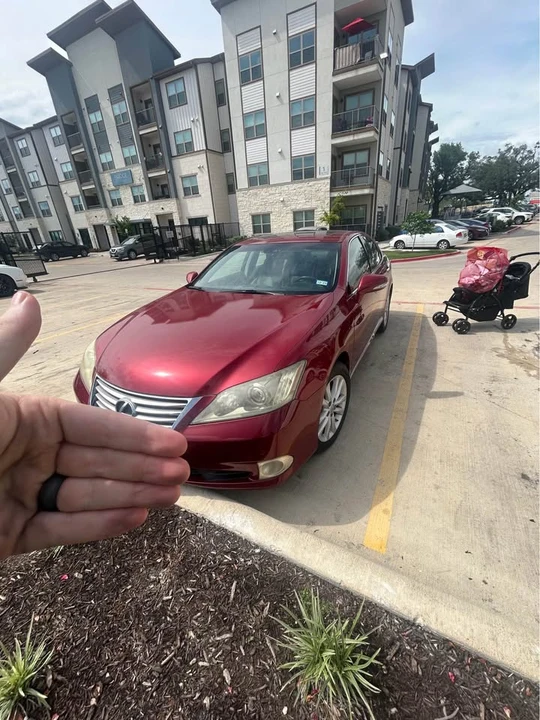 2010 Lexus ES 5th Gen - Image 6 of 13