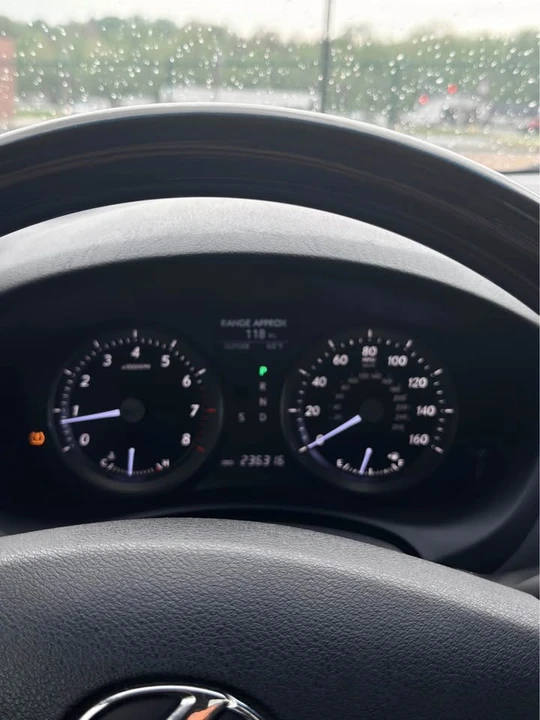 2010 Lexus ES 5th Gen - Image 15 of 17
