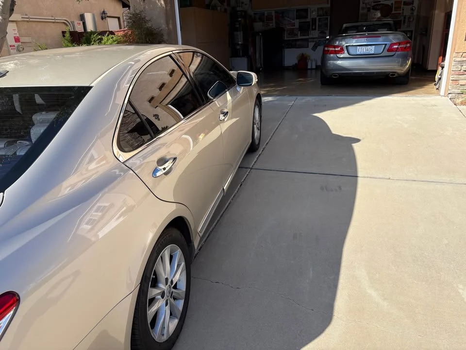 2010 Lexus ES 5th Gen - Image 5 of 9