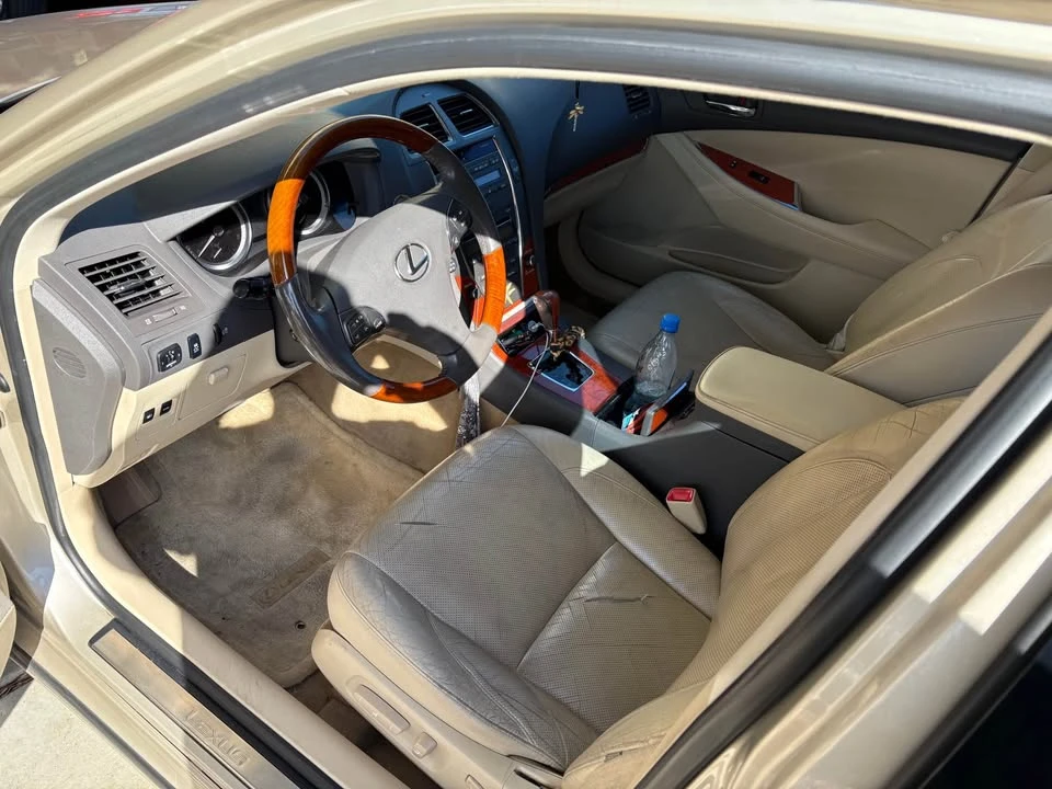 2010 Lexus ES 5th Gen - Image 8 of 9