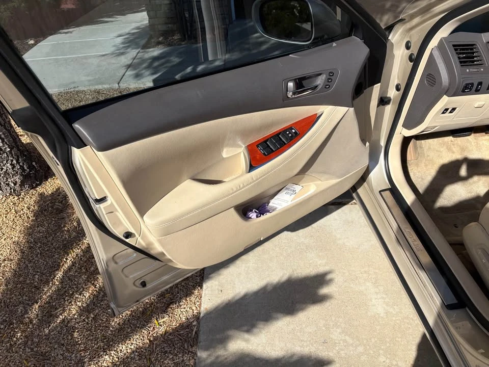 2010 Lexus ES 5th Gen - Image 7 of 9