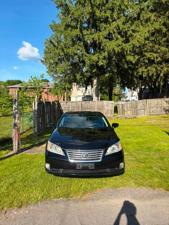 2010 Lexus ES 5th Gen - Image 8 of 13
