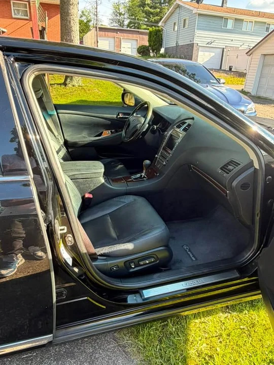 2010 Lexus ES 5th Gen - Image 9 of 13