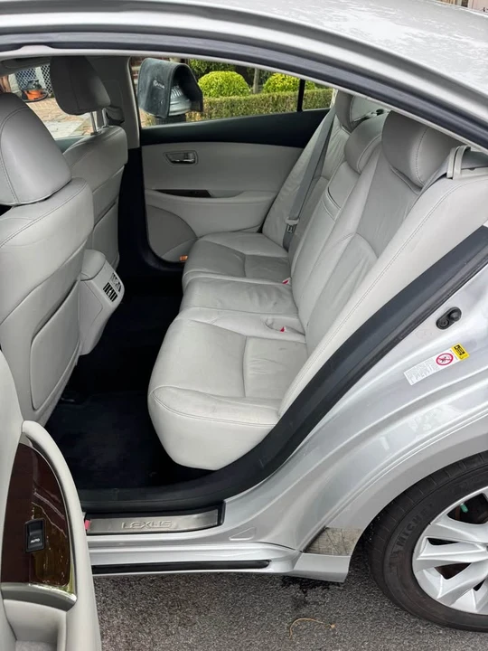 2010 Lexus ES 5th Gen - Image 3 of 11