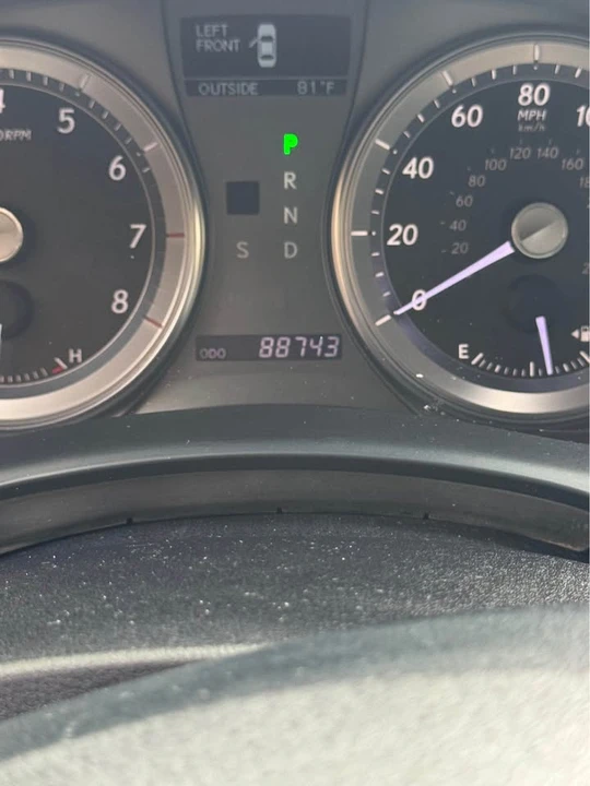 2010 Lexus ES 5th Gen - Image 2 of 11