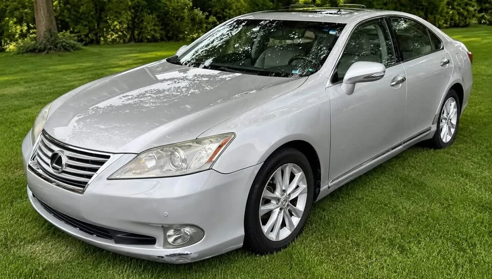 2010 Lexus ES 5th Gen - Image 9 of 11
