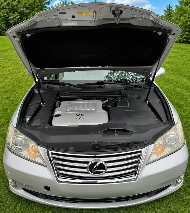 2010 Lexus ES 5th Gen - Image 11 of 11