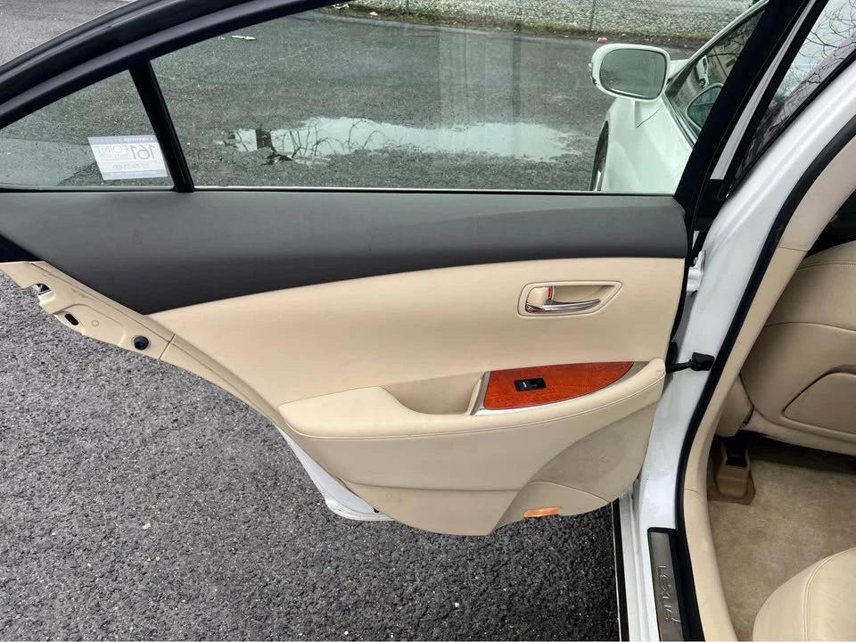 2010 Lexus ES 5th Gen - Image 6 of 17