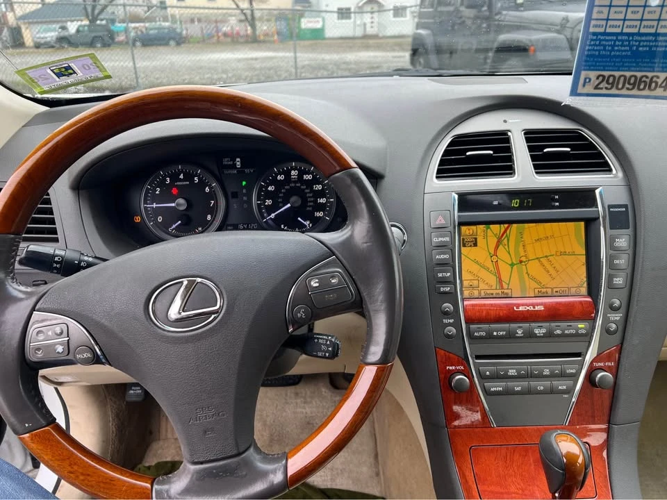 2010 Lexus ES 5th Gen - Image 14 of 17