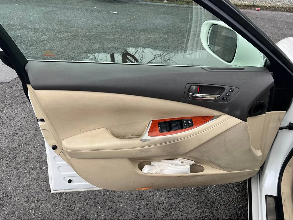 2010 Lexus ES 5th Gen - Image 5 of 17