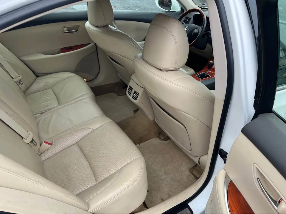 2010 Lexus ES 5th Gen - Image 9 of 17