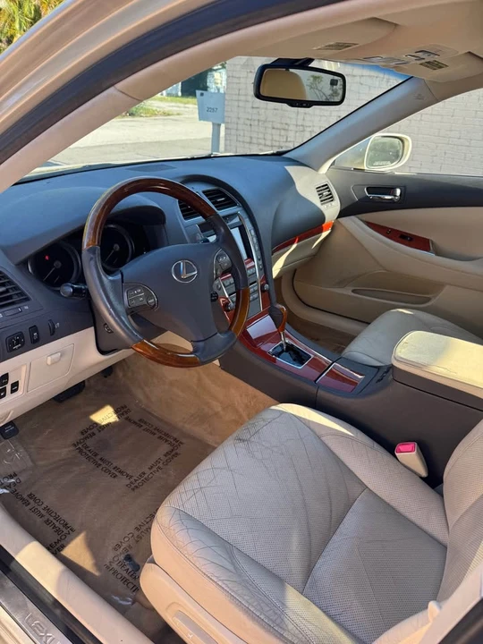 2010 Lexus ES 5th Gen - Image 7 of 11