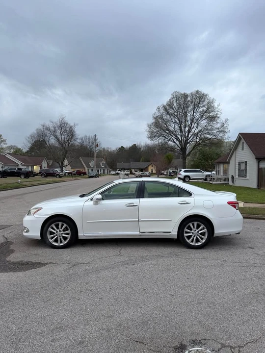 2010 Lexus ES 5th Gen - Image 8 of 18