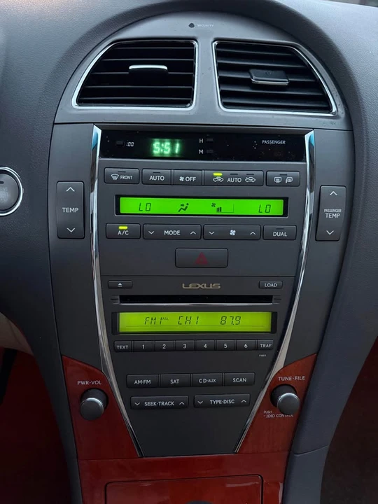 2010 Lexus ES 5th Gen - Image 17 of 18