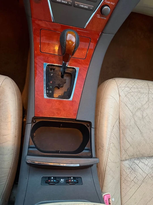 2010 Lexus ES 5th Gen - Image 16 of 18