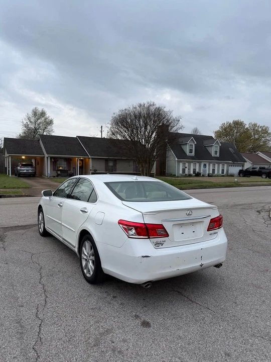 2010 Lexus ES 5th Gen - Image 5 of 18