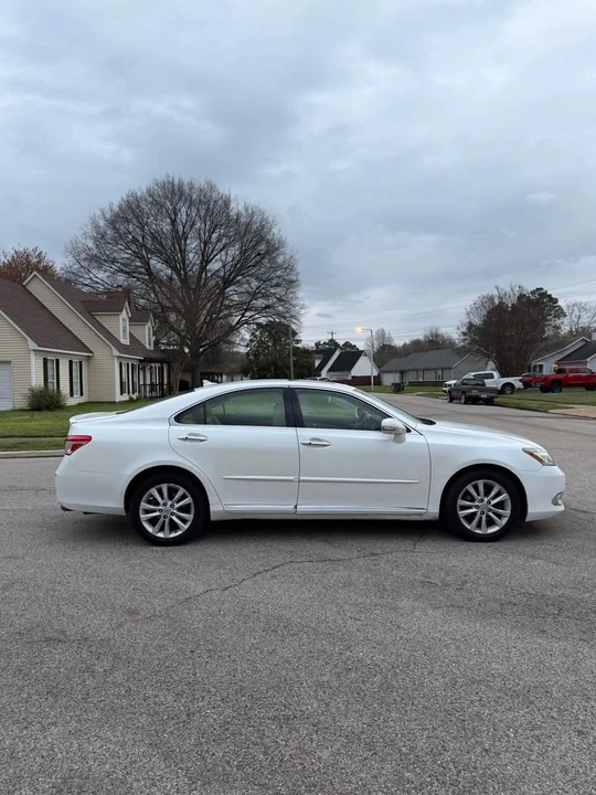 2010 Lexus ES 5th Gen - Image 7 of 18