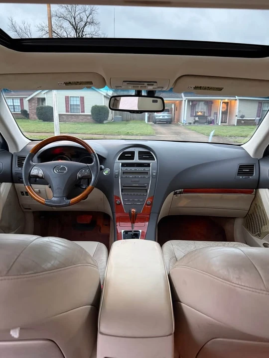 2010 Lexus ES 5th Gen - Image 9 of 18