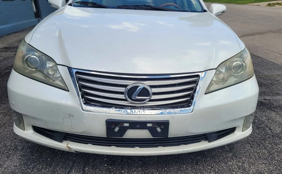 2010 Lexus ES 5th Gen - Image 3 of 15