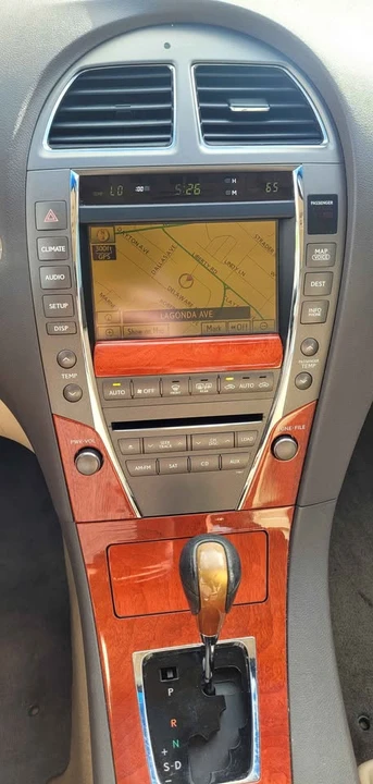 2010 Lexus ES 5th Gen - Image 8 of 15