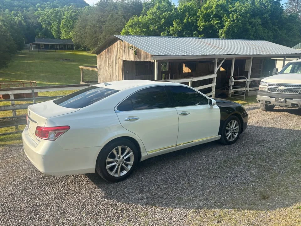 2010 Lexus ES 5th Gen - Image 3 of 4